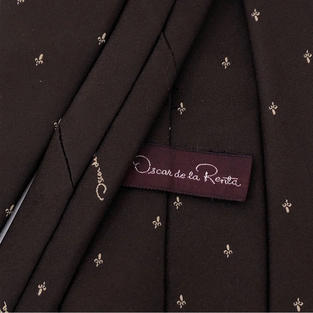 Oscar de la Renta Embroidered Fleur de lis Chocolate Brown Men’s Necktie